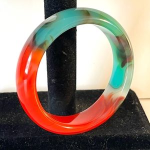 Beautiful Chalcedony Bangle Bracelet in Jade Style